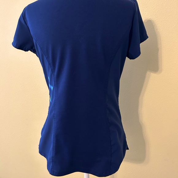 Fitted Heart and Soul scrub top - Picture 5 of 6